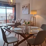 Luxury דירה